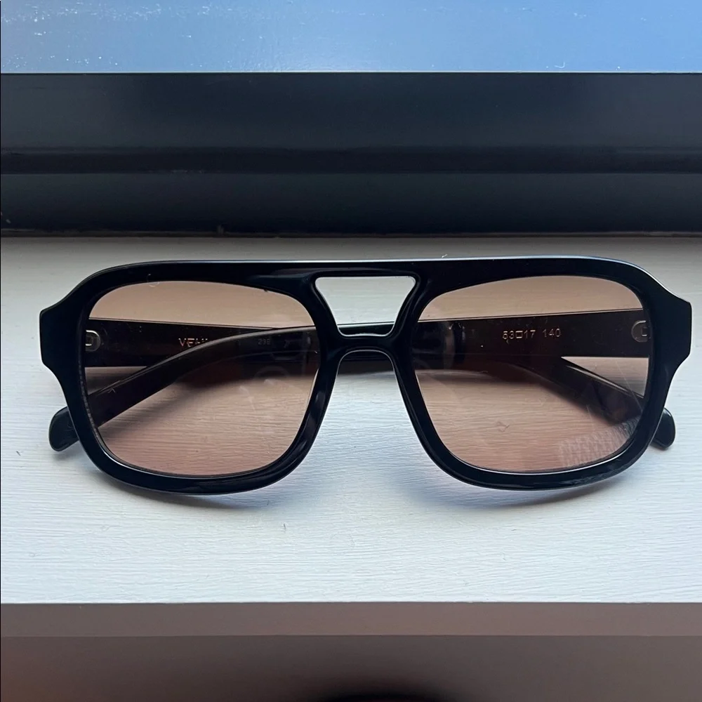 VEHLA Black Dixie Sunglasses - Picture 2 of 8